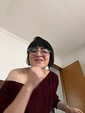 Snapshot of Aleja_B chatting on July 2, 2026, 10:38 pm Aleja B online show from July 2, 2026, 10:38 pm