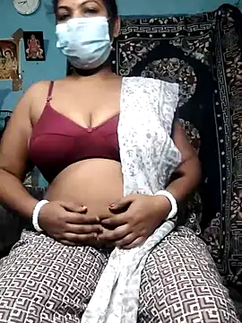 Snapshot of Mis-maya chatting on June 22, 2026, 2:13 am Mis-maya online show from June 22, 2026, 2:13 am