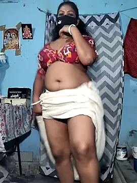 Snapshot of Mis-maya chatting on July 9, 2026, 4:00 pm Mis-maya online show from July 9, 2026, 4:00 pm