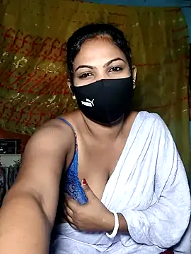 Snapshot of Mis-maya chatting on July 17, 2026, 6:13 pm Mis-maya online show from July 17, 2026, 6:13 pm