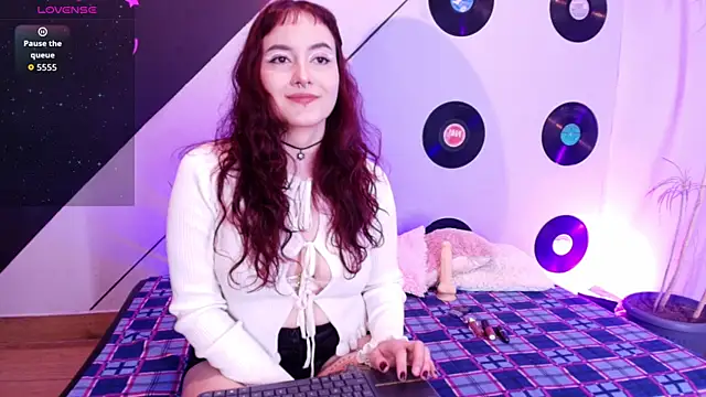 Snapshot of Allissa_Noir chatting on July 2, 2026, 2:44 am Allissa Noir online show from July 2, 2026, 2:44 am