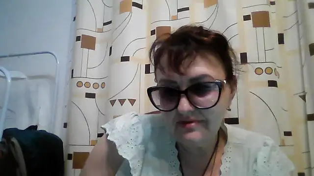 ErikaXShine online show from June 12, 2026, 6:29 pm