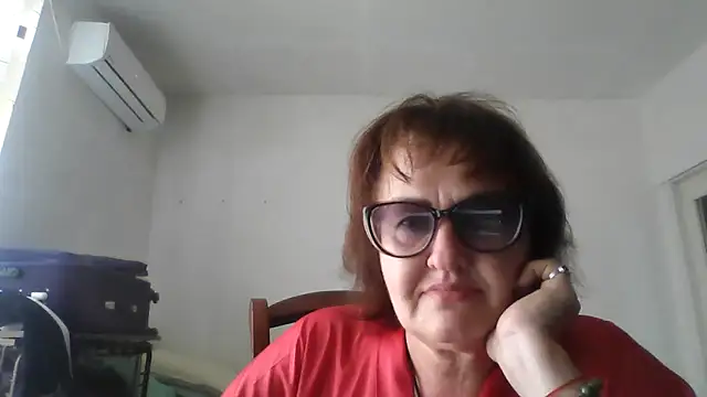 Snapshot of ErikaXShine chatting on June 19, 2026, 12:20 pm ErikaXShine online show from June 19, 2026, 12:20 pm