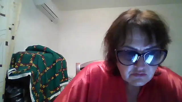Snapshot of ErikaXShine chatting on June 26, 2026, 8:13 pm ErikaXShine online show from June 26, 2026, 8:13 pm