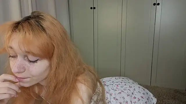 Snapshot of tgirlfoxy chatting on July 21, 2026, 6:16 am tgirlfoxy online show from July 21, 2026, 6:16 am
