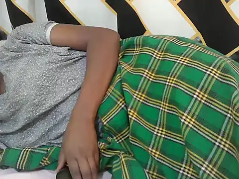 lilmomaa online show from July 19, 2026, 1:15 pm