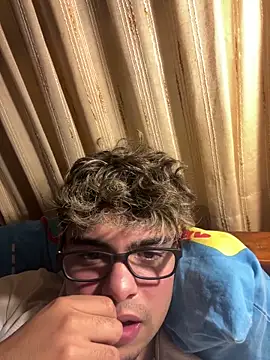 Snapshot of ElMen0r06 chatting on June 11, 2026, 3:48 am ElMen0r06 online show from June 11, 2026, 3:48 am