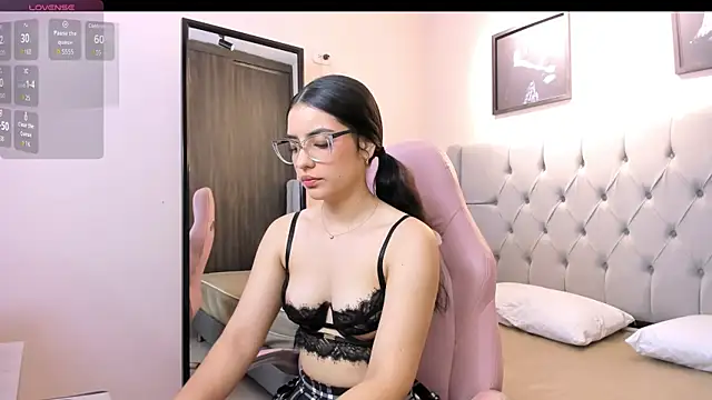 Snapshot of AZ_Aliiz chatting on July 9, 2026, 12:37 am AZ Aliiz online show from July 9, 2026, 12:37 am