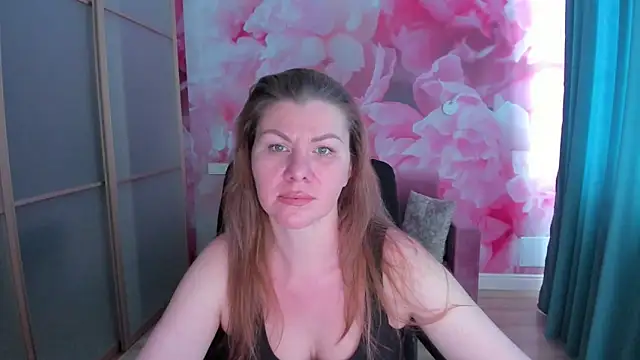 Snapshot of LunaKissesx chatting on June 14, 2026, 11:23 am LunaKissesx online show from June 14, 2026, 11:23 am