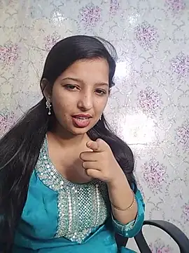Queen Rosyy online show from July 8, 2026, 6:40 am