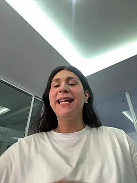 Snapshot of AryloverX chatting on July 15, 2026, 9:09 pm AryloverX online show from July 15, 2026, 9:09 pm