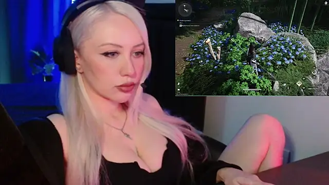 Snapshot of roxxyrowe chatting on June 13, 2026, 1:42 pm roxxyrowe online show from June 13, 2026, 1:42 pm