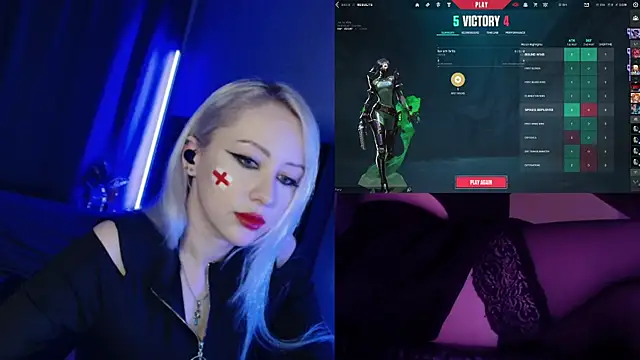 Snapshot of roxxyrowe chatting on July 15, 2026, 7:08 pm roxxyrowe online show from July 15, 2026, 7:08 pm