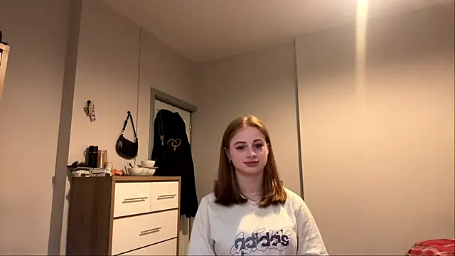 Snapshot of kittenflub chatting on June 9, 2026, 7:36 pm kittenflub online show from June 9, 2026, 7:36 pm