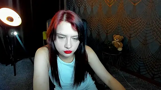 Snapshot of Livia_Shy chatting on June 16, 2026, 5:32 am Livia Shy online show from June 16, 2026, 5:32 am