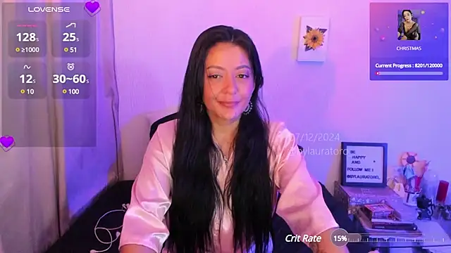 Snapshot of LauraToro_ chatting on December 7, 2024, 8:55 am LauraToro online show from December 7, 2024, 8:55 am