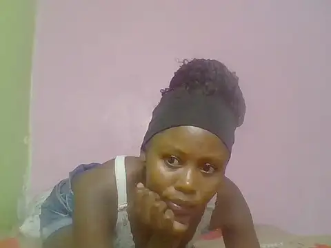 Snapshot of cute_bee chatting on June 17, 2026, 11:34 am cute bee online show from June 17, 2026, 11:34 am