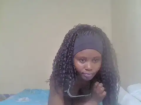 Snapshot of cute_bee chatting on July 21, 2026, 10:45 pm cute bee online show from July 21, 2026, 10:45 pm