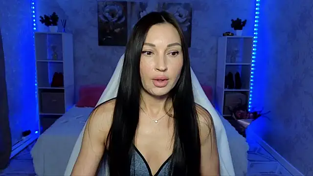 Snapshot of NikoleMills chatting on June 19, 2026, 7:12 am NikoleMills online show from June 19, 2026, 7:12 am