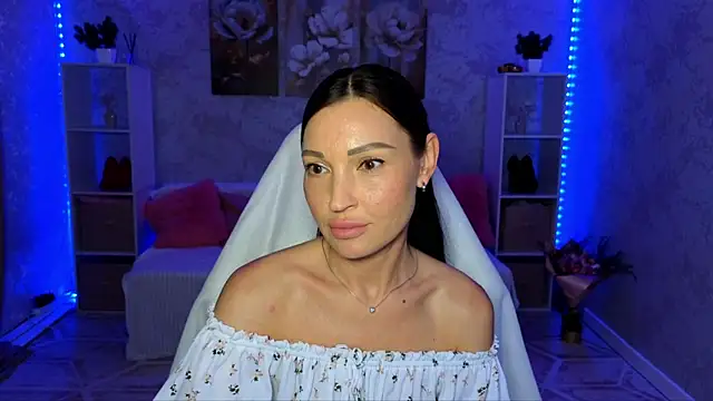 Snapshot of NikoleMills chatting on June 21, 2026, 6:05 am NikoleMills online show from June 21, 2026, 6:05 am