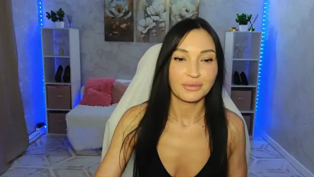 Snapshot of NikoleMills chatting on July 19, 2026, 7:45 am NikoleMills online show from July 19, 2026, 7:45 am