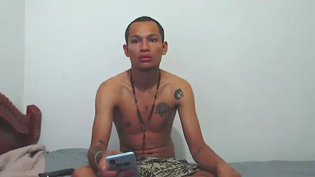 Snapshot of DimonDaniel chatting on June 17, 2026, 4:30 pm DimonDaniel online show from June 17, 2026, 4:30 pm