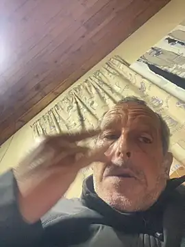 Snapshot of GeldenKuy chatting on June 29, 2026, 5:02 pm GeldenKuy online show from June 29, 2026, 5:02 pm