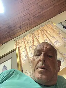 Snapshot of GeldenKuy chatting on July 10, 2026, 10:40 am GeldenKuy online show from July 10, 2026, 10:40 am