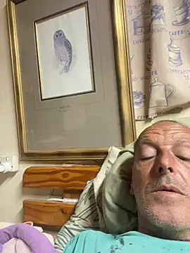 Snapshot of GeldenKuy chatting on July 10, 2026, 11:18 pm GeldenKuy online show from July 10, 2026, 11:18 pm