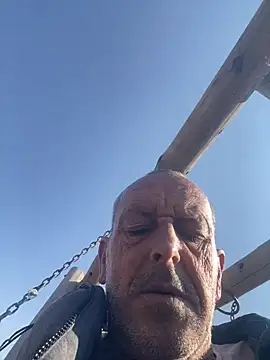 Snapshot of GeldenKuy chatting on July 13, 2026, 9:45 am GeldenKuy online show from July 13, 2026, 9:45 am