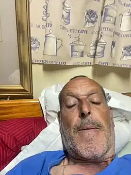 Snapshot of GeldenKuy chatting on July 21, 2026, 7:05 pm GeldenKuy online show from July 21, 2026, 7:05 pm