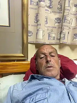 Snapshot of GeldenKuy chatting on July 30, 2026, 8:30 pm GeldenKuy online show from July 30, 2026, 8:30 pm