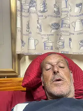 Snapshot of GeldenKuy chatting on August 7, 2026, 9:17 pm GeldenKuy online show from August 7, 2026, 9:17 pm