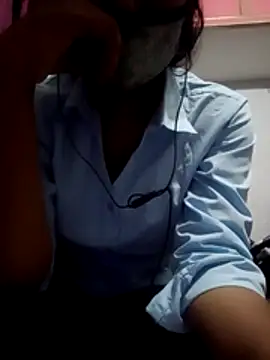 Snapshot of Virgin_girl_001 chatting on June 10, 2026, 5:18 am Virgin girl 001 online show from June 10, 2026, 5:18 am