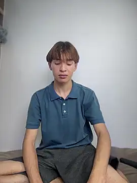 Snapshot of Ely_king chatting on June 14, 2026, 8:44 pm Ely king online show from June 14, 2026, 8:44 pm