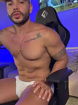 Snapshot of Bruno_De_Lucca chatting on June 15, 2026, 12:57 am Bruno De Lucca online show from June 15, 2026, 12:57 am