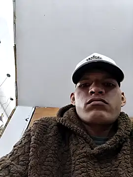 Snapshot of Juniorluzardo chatting on June 10, 2026, 8:08 pm Juniorluzardo online show from June 10, 2026, 8:08 pm