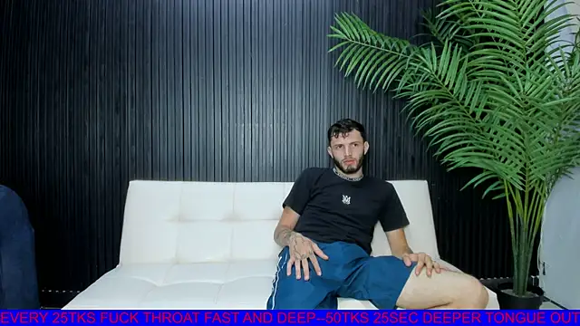 Snapshot of TheLatinHouseVIP chatting on July 29, 2026, 2:10 am TheLatinHouseVIP online show from July 29, 2026, 2:10 am