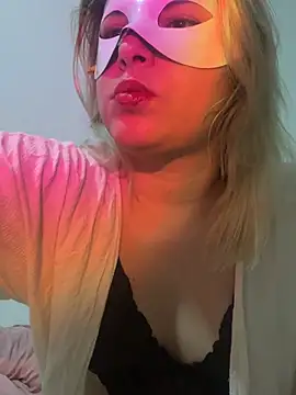 julybri online show from June 11, 2026, 3:26 am