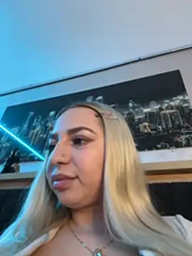 Snapshot of xLexi chatting on July 20, 2026, 10:39 am xLexi online show from July 20, 2026, 10:39 am