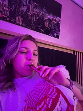 Snapshot of xLexi chatting on July 26, 2026, 12:45 pm xLexi online show from July 26, 2026, 12:45 pm