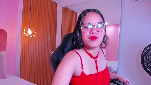 Snapshot of shayra_alina chatting on July 4, 2026, 12:44 pm shayra alina online show from July 4, 2026, 12:44 pm