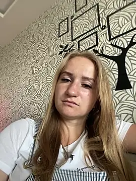 Emilia kis online show from June 11, 2026, 10:35 am
