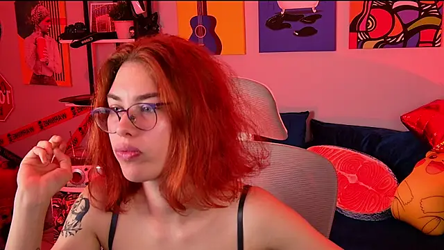 Snapshot of SeraphineDuskryn chatting on July 17, 2026, 5:07 pm SeraphineDuskryn online show from July 17, 2026, 5:07 pm