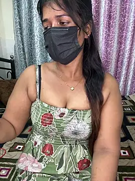 Snapshot of Gauri_Xx chatting on July 18, 2026, 4:33 pm Gauri Xx online show from July 18, 2026, 4:33 pm