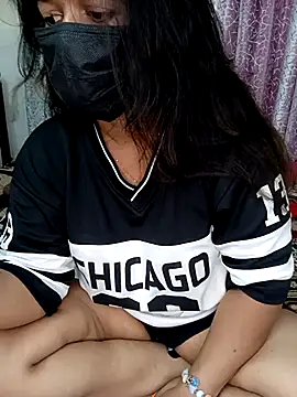 Snapshot of Gauri_Xx chatting on July 27, 2026, 3:19 pm Gauri Xx online show from July 27, 2026, 3:19 pm