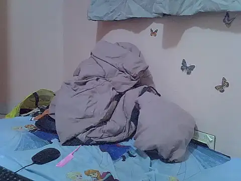 Snapshot of pretty_renor chatting on July 7, 2026, 7:29 pm pretty renor online show from July 7, 2026, 7:29 pm