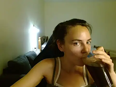Snapshot of OliviaTheS chatting on July 1, 2026, 8:08 pm OliviaTheS online show from July 1, 2026, 8:08 pm