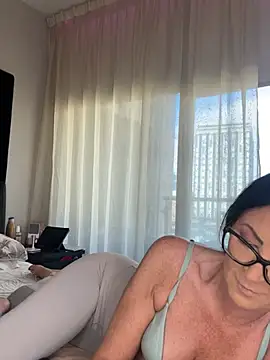 Dani Dainty online show from July 7, 2026, 4:44 pm