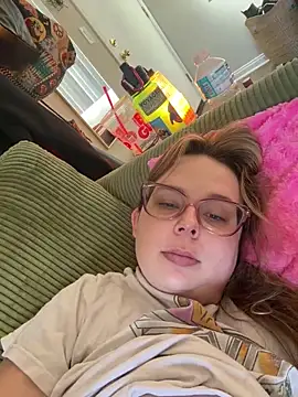 Snapshot of Christww13 chatting on June 19, 2026, 9:29 pm Christww13 online show from June 19, 2026, 9:29 pm